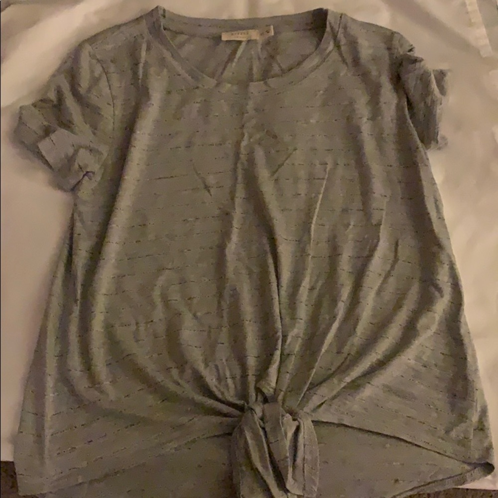 Grey short sleeve knot tie shirt